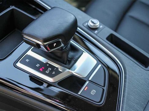 Used 2021 Audi A4 2.0T Premium w/ Convenience Package image 19