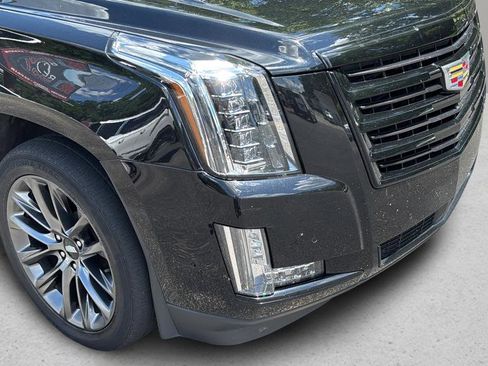 Used 2019 Cadillac Escalade ESV Platinum w/ Escalade Sport Edition AWD/4WD image 10