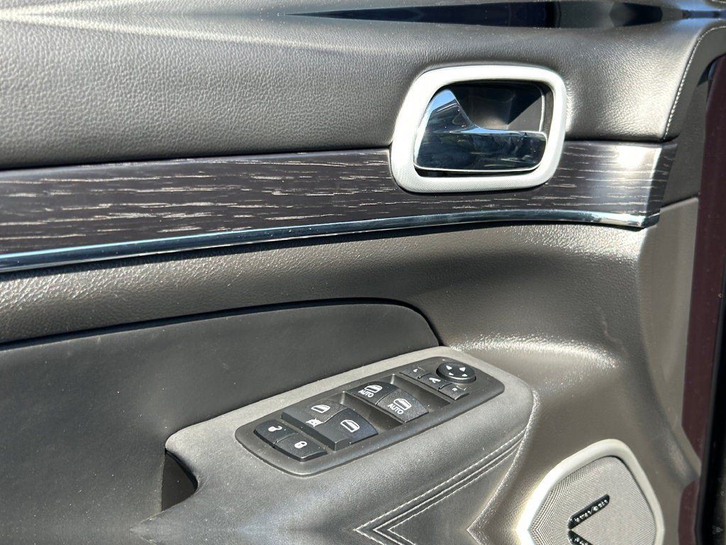 Used 2019 Jeep Grand Cherokee Summit w/ Platinum Series Group AWD/4WD image 22
