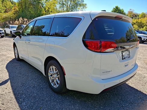 New 2026 Chrysler Voyager LX image 3