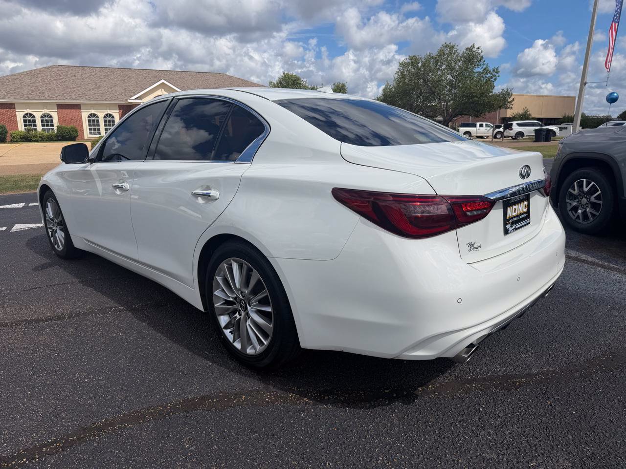 Used 2021 INFINITI Q50 Luxe RWD image 3