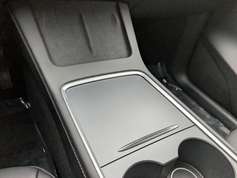 Used 2025 Tesla Model Y Long Range image 27