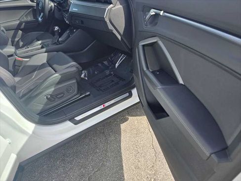 Certified 2024 Audi Q3 2.0T Premium Plus image 10