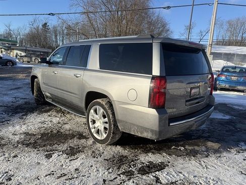 Used 2018 Chevrolet Suburban Premier image 35