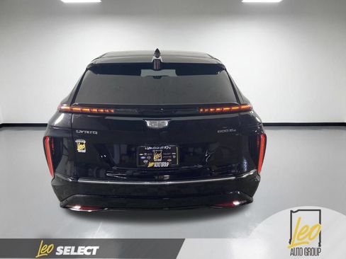 Used 2024 Cadillac Lyriq Luxury AWD/4WD image 5
