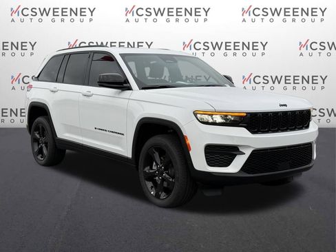 New 2025 Jeep Grand Cherokee Altitude image 7