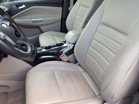 Used 2014 Ford Escape Titanium FWD image 3