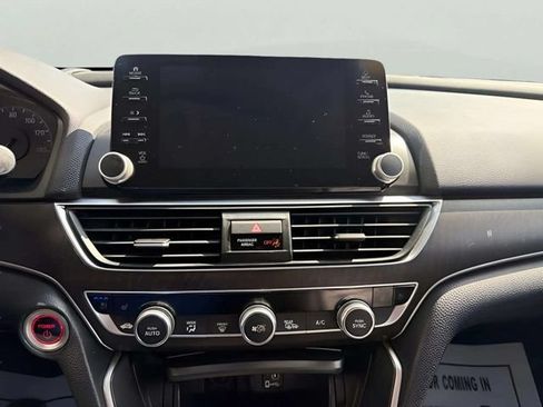 Used 2018 Honda Accord Touring image 6