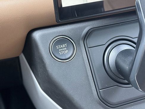 New 2026 Land Rover Defender 130 X-Dynamic SE AWD/4WD image 30