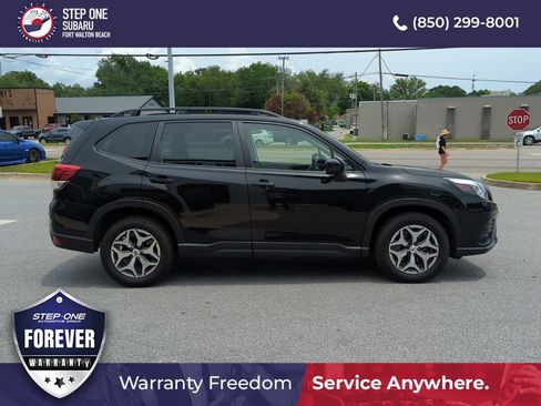 Certified 2023 Subaru Forester Premium AWD/4WD image 8