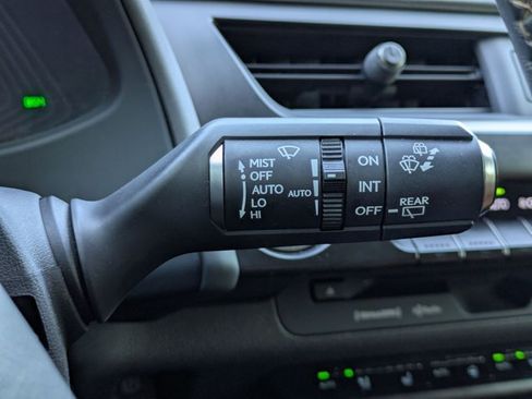 Used 2021 Lexus UX 200 w/ Premium Package FWD image 8