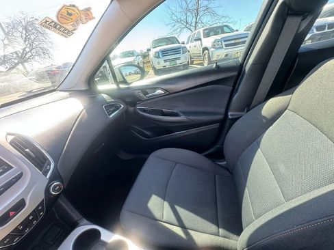Used 2018 Chevrolet Cruze LS image 18