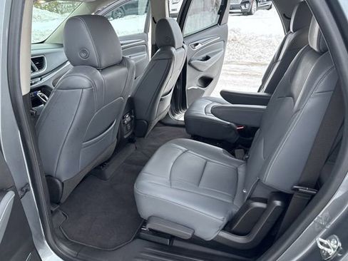 Used 2020 Buick Enclave Essence image 17