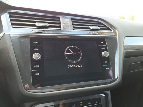 Certified 2022 Volkswagen Tiguan SE w/ Panoramic Sunroof Package image 14