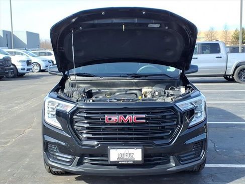 Used 2024 GMC Terrain SLE w/ Driver Convenience Package image 32