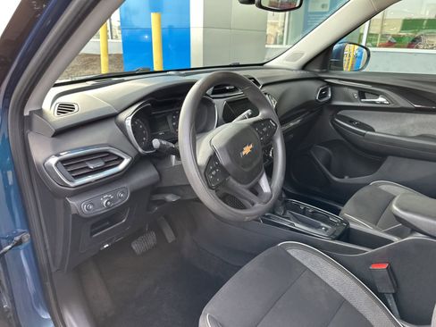 Used 2021 Chevrolet TrailBlazer LT w/ Convenience Package FWD image 17