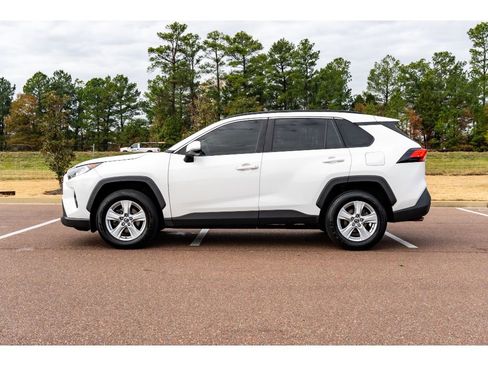 Used 2019 Toyota RAV4 XLE image 8