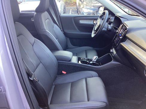 Used 2026 Volvo XC40 B5 Plus w/ Protection Package Premier image 21