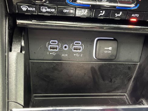 Used 2023 Jeep Grand Cherokee Overland AWD/4WD image 26