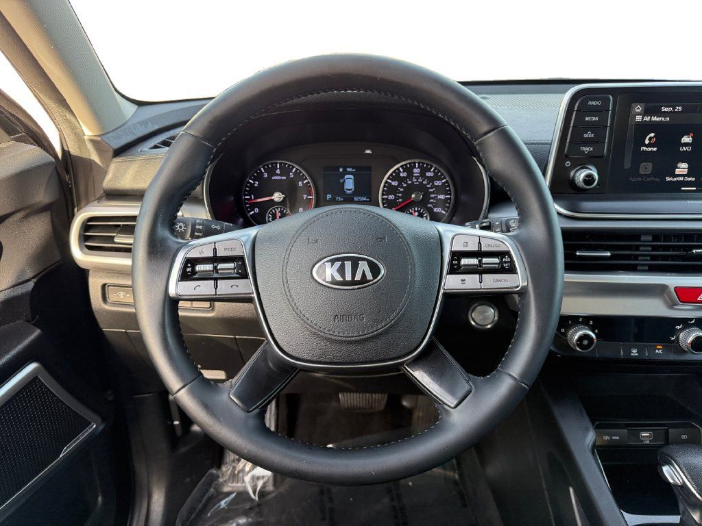 Used 2020 Kia Telluride LX FWD image 12