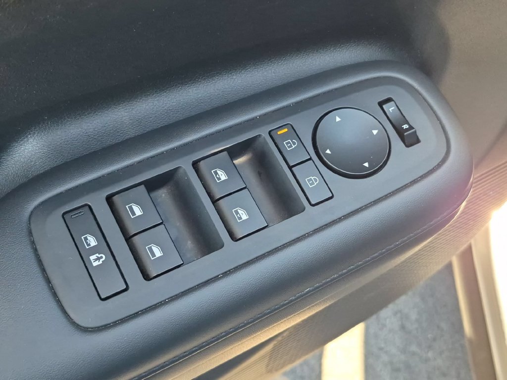 Used 2025 Hyundai Santa Fe SEL AWD/4WD image 13
