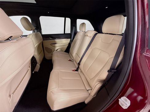 New 2025 Jeep Grand Cherokee Limited image 23