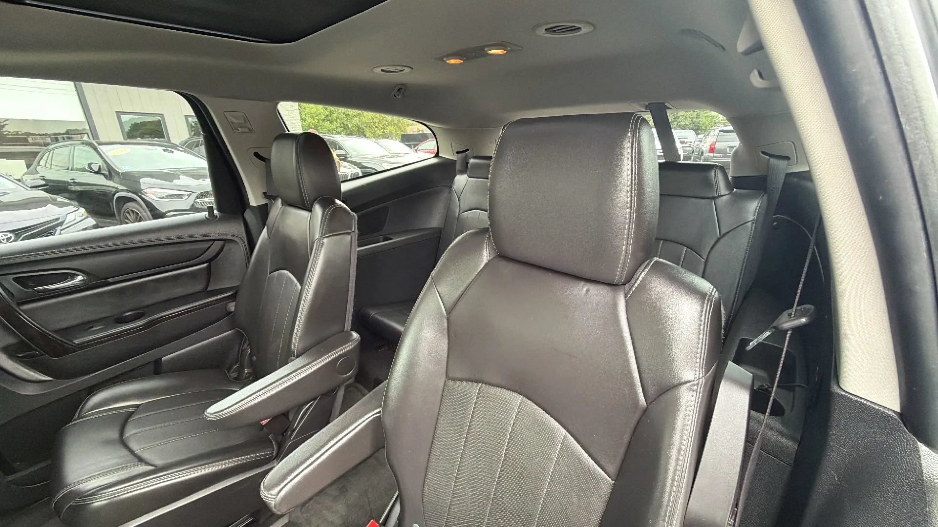 Used 2015 Chevrolet Traverse LTZ AWD/4WD image 13