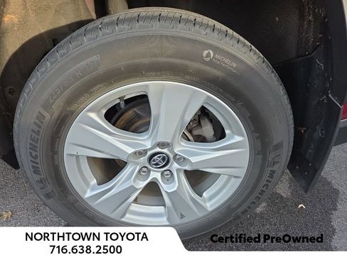 Used 2021 Toyota RAV4 XLE image 12