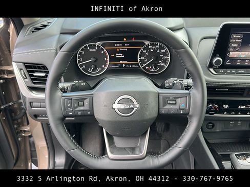 Used 2025 Nissan Rogue SV w/ SV Premium Package image 47