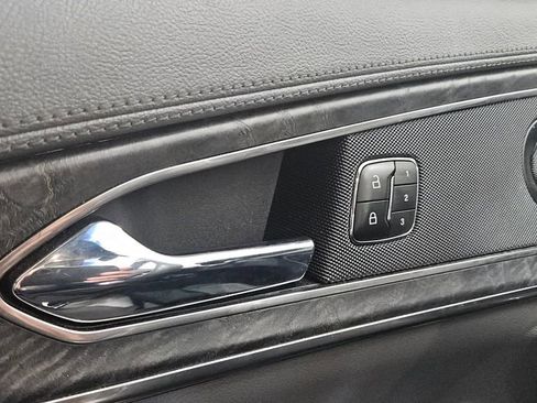 Used 2019 Lincoln Nautilus Reserve image 22