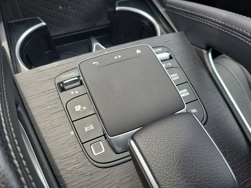Used 2025 Mercedes-Benz GLS 450 4MATIC image 27