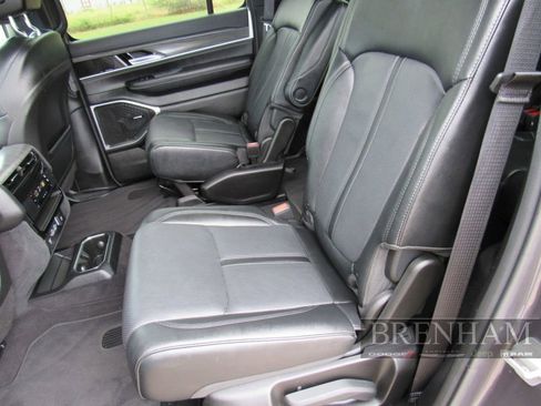 Used 2024 Jeep Wagoneer Series II AWD/4WD image 16