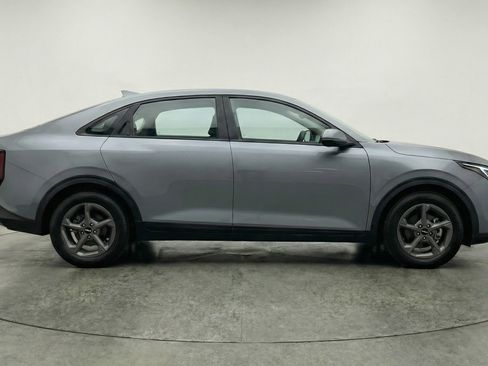 Used 2025 Kia K4 LXS image 11
