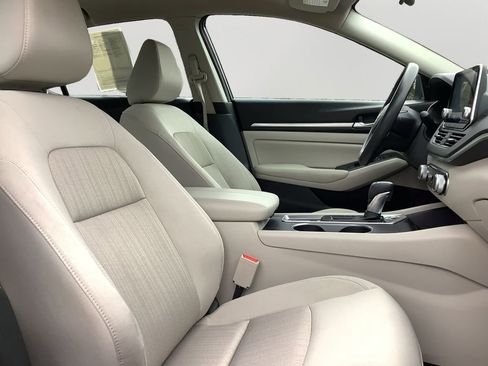 Certified 2022 Nissan Altima 2.5 SV image 12