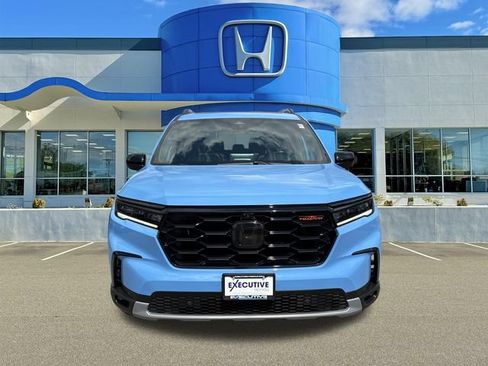 Used 2023 Honda Pilot TrailSport image 6
