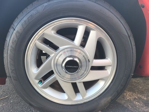 Used 1995 Chevrolet Camaro Z28 RWD image 8