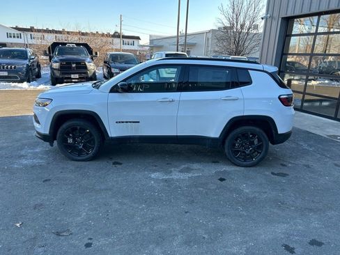 New 2026 Jeep Compass Latitude image 8