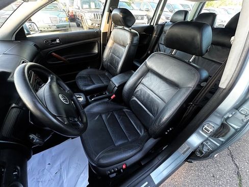 Used 2002 Volkswagen Passat GLX image 3