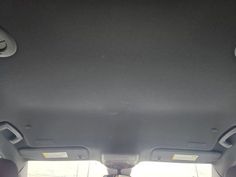Used 2025 Chevrolet Traverse LT w/ LPO, Floor Liner Package FWD image 40