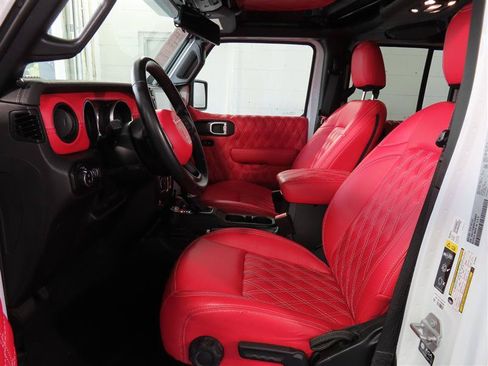 Used 2021 Jeep Gladiator Sport AWD/4WD image 18