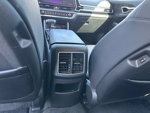 Used 2025 Kia Sportage EX FWD image 17