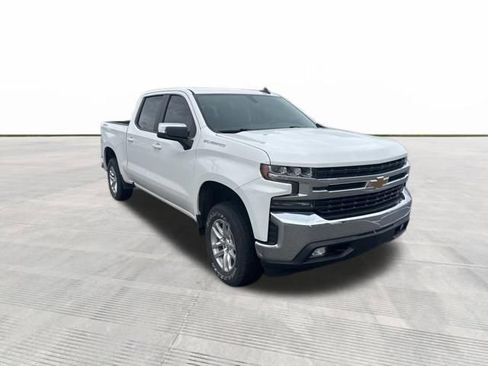 Used 2021 Chevrolet Silverado 1500 LT w/ Convenience Package II image 2