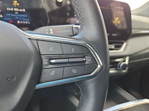 Used 2025 Chevrolet Equinox LT AWD/4WD image 22