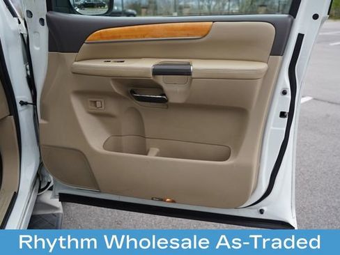 Used 2014 Nissan Armada Platinum w/ Platinum Reserve Package RWD image 16