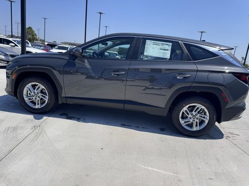 New 2026 Hyundai Tucson SE image 8