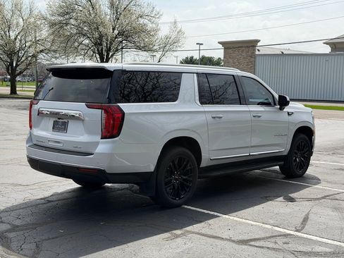 Used 2021 GMC Yukon XL SLT w/ Rear Media and Nav Package image 9