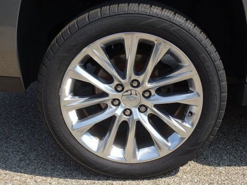 Used 2019 Cadillac Escalade Luxury AWD/4WD image 24