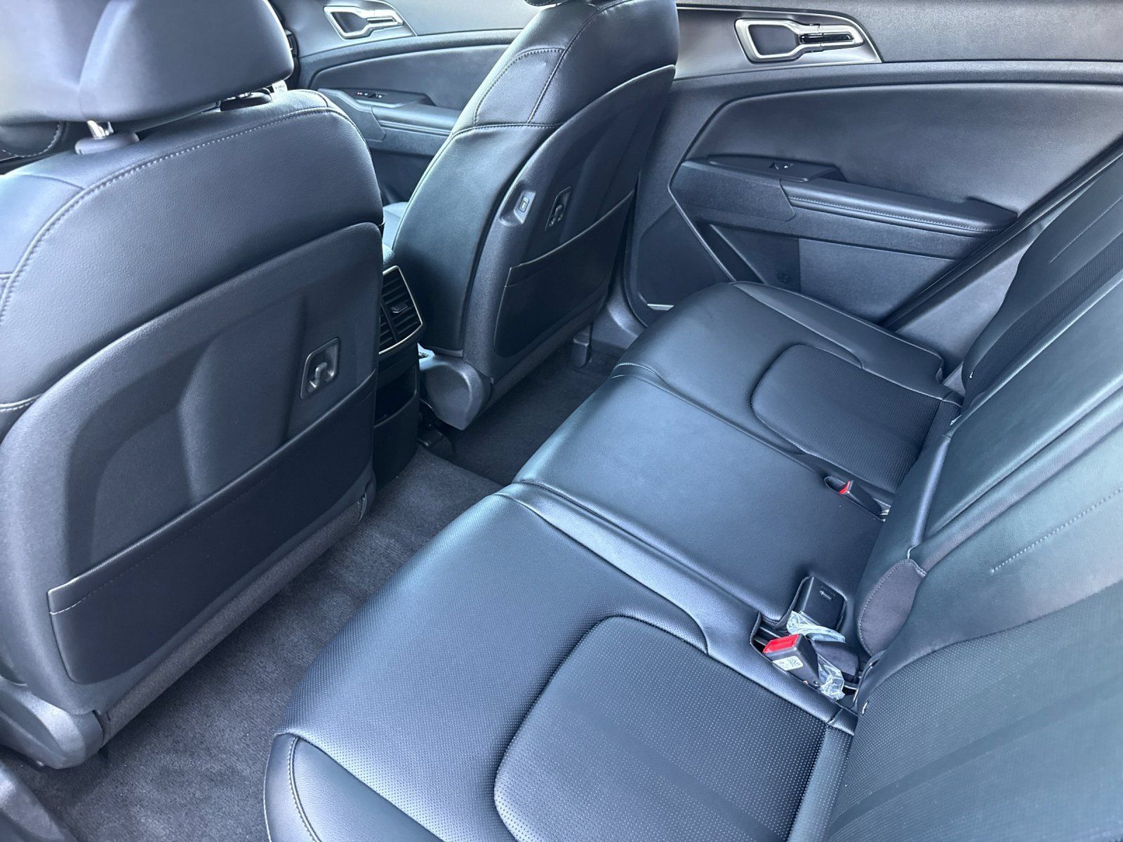 Certified 2026 Kia Sportage EX FWD image 12