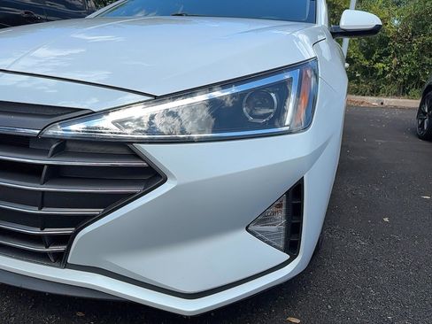 Used 2019 Hyundai Elantra SE w/ Cargo Package image 6