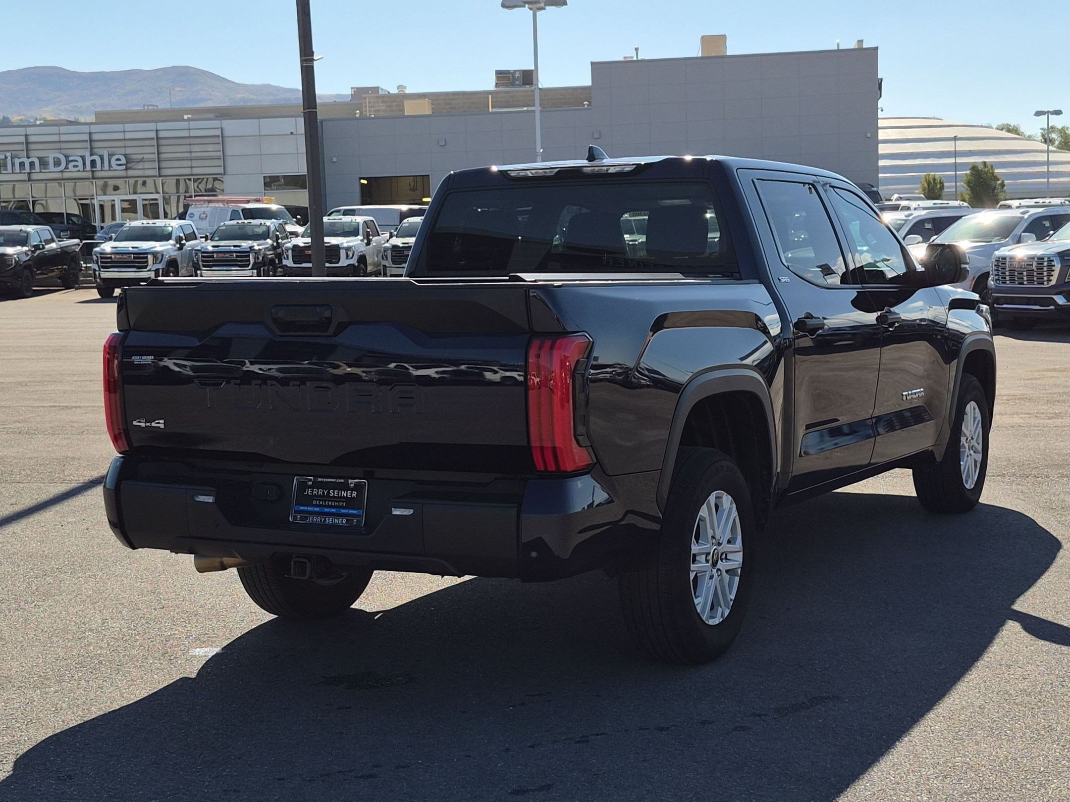 Used 2023 Toyota Tundra SR5 w/ SR5 Convenience Package AWD/4WD image 6